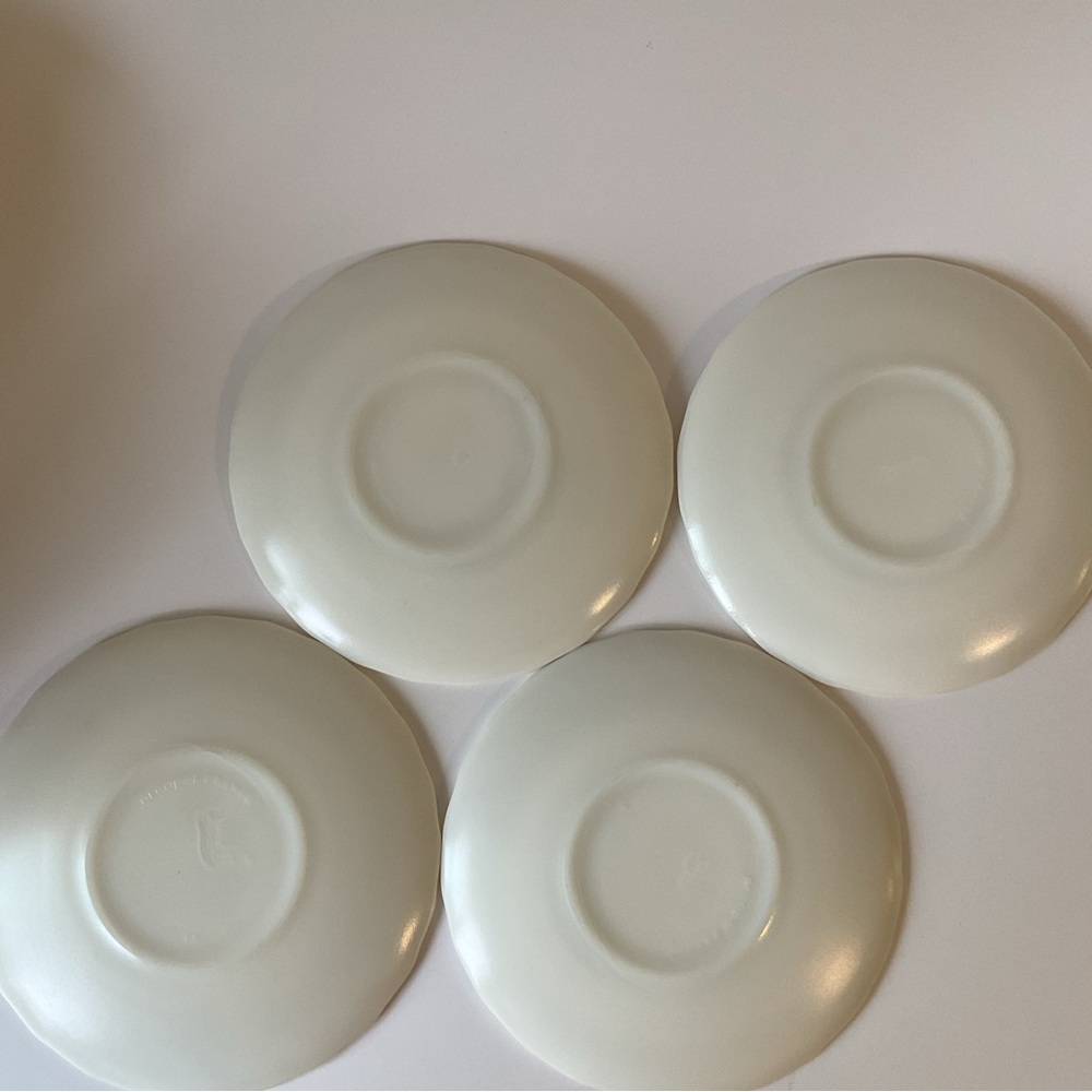 Arcopal Trianon Ivory Swirl Glass Cups and Saucers Set of 4 France - Picture 14 of 16